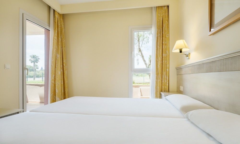 Aparthotel Ilunion Sancti Petri Novo Sancti Petri Exterior foto
